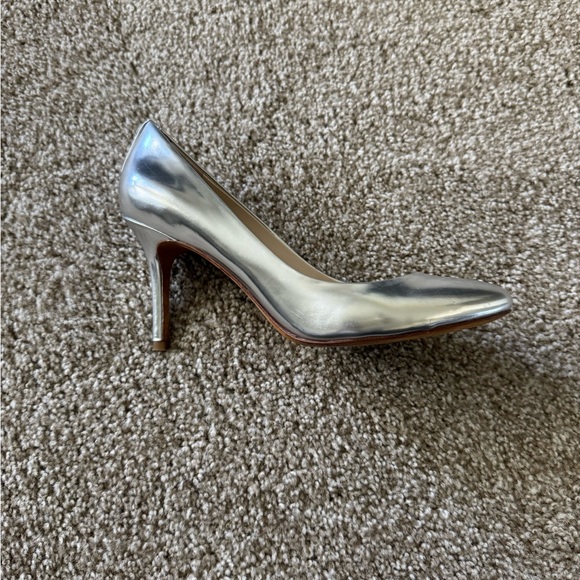 Coach heels, silver, size 8 - Picture 12 of 13